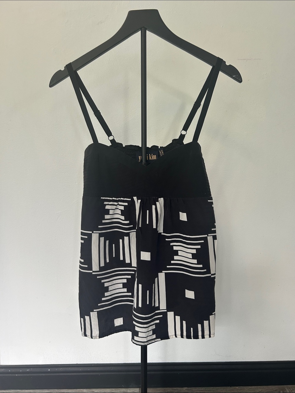 Black & White Geometric Print Women's silk tank